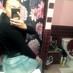 Meet your Posher, Isis